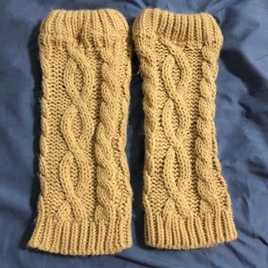 Knitted leg warmers